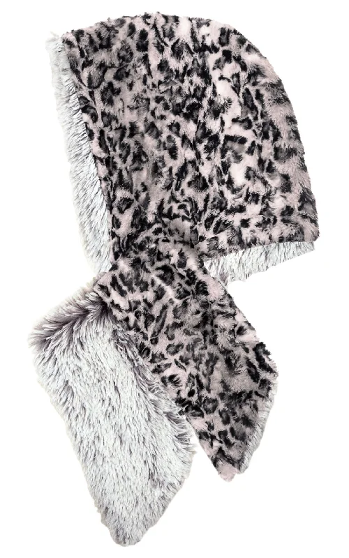 Savannah Cat / Pearl Fox