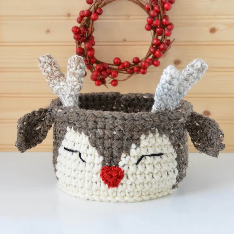 - Natural latex pet mattressReindeer Basket (Crochet)