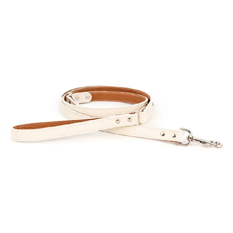  . **Pet clothes are thickened in winter**Tuscan Leather Dog Leash White