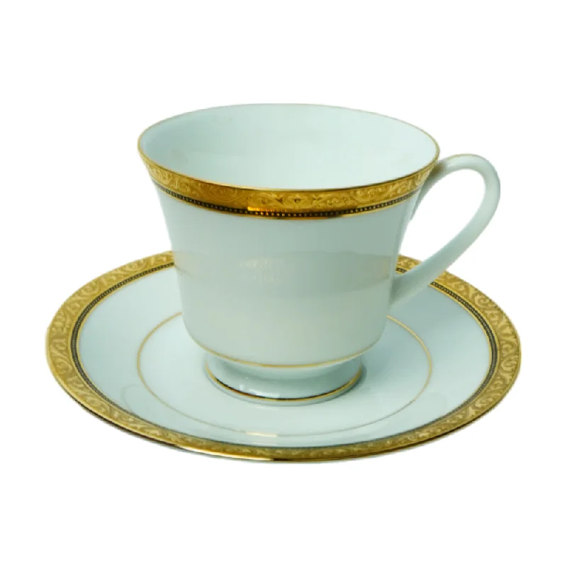 - Remote interactive pet feederCUP & SAUCER NORITAKE 4332