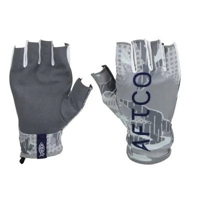 - Postoperative pet anti-licking Elizabethan collarAftco Solblok Gloves