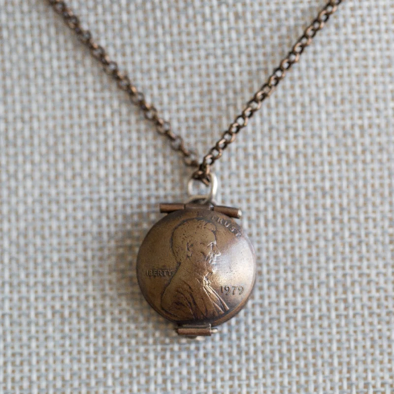 - ​​Christmas pet Christmas clothingAbe Lucky Locket