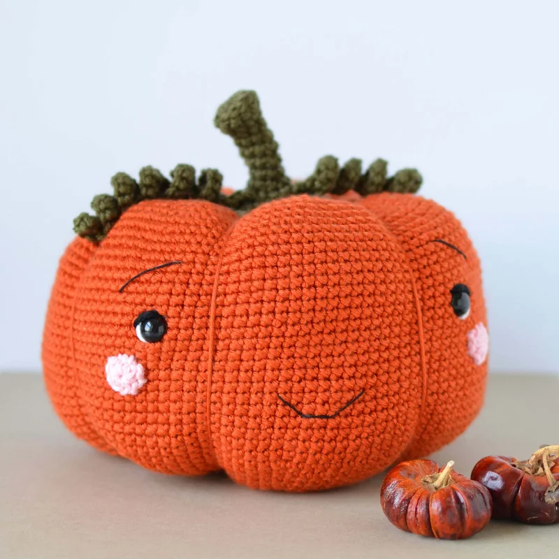  -Anti-scratch scratching board AND cat bed in oneKleo the Pumpkin (Crochet)