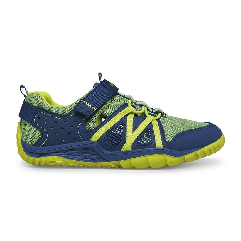 - Parrot climbing and standing wooden frameMerrell Hydro Glove shoes Boy's