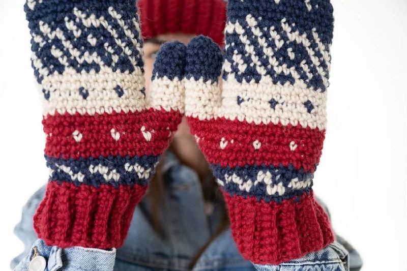 - Parrot climbing and standing wooden frameChalet Mittens (Crochet)