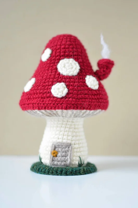 - Postoperative pet anti-licking Elizabethan collarMushroom House (Crochet)