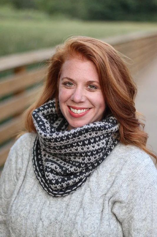 - Winter dog thick down jacketKnit Kit - Haddington Cowl